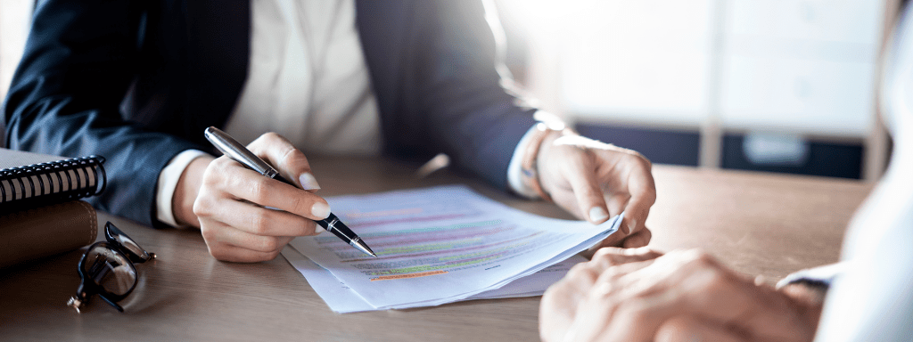 Business people discussion advisor concept