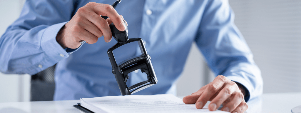 Gummistempel auf Papier