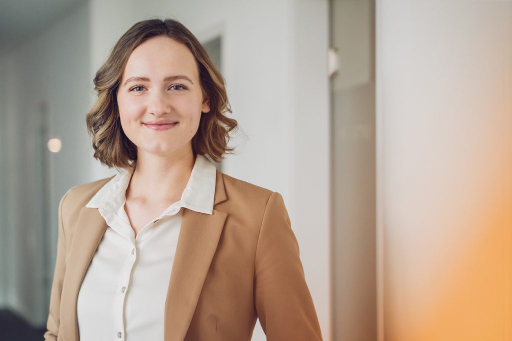 Nora Schwarz, Rechtsanwältin bei Battke Grünberg in Dresden, Wirtschaftskanzlei