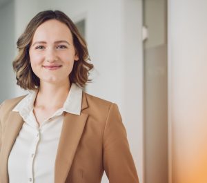 Nora Schwarz, Rechtsanwältin bei Battke Grünberg in Dresden, Wirtschaftskanzlei